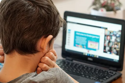 How to best support students with autism in a virtual learning environment 