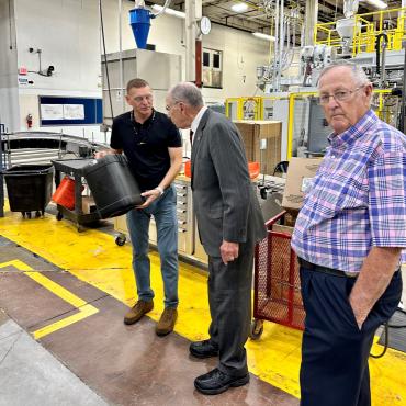 Senator Chuck Grassley tours Lee Container's Centerville manufacturing facility