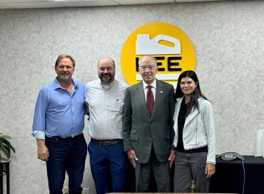 Robert Varnedoe, Josh Cobbs, Senator Chuck Grassley and Arianna Esposito at Lee Container